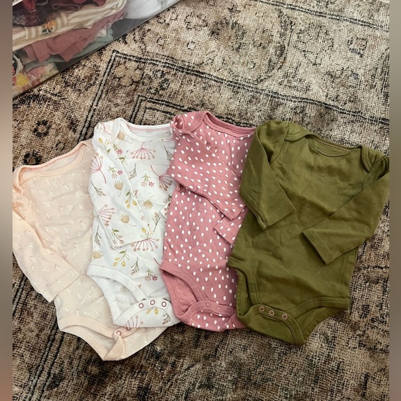 cloud island Other - Cloud Island Onsies 6-9 Months EUC